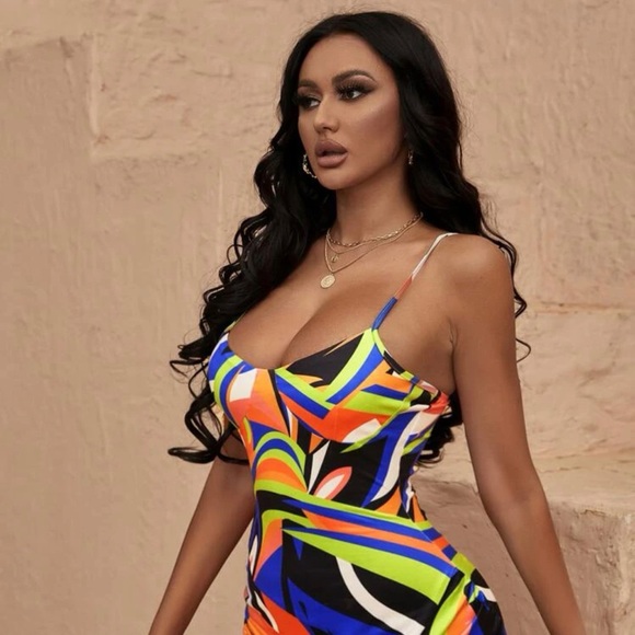 Backless Graphic Pattern Ruched Asymmetrical Hem Cami Dress - Picture 3 of 5